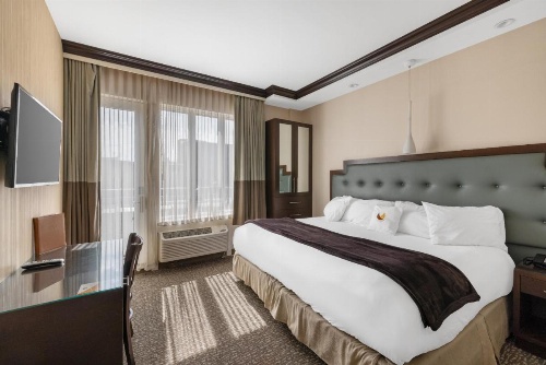 Condor Hotel by LuxUrban, Trademark Collection by Wyndham image 5